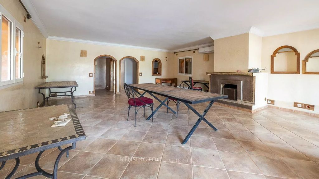 Property photo 3 of 32