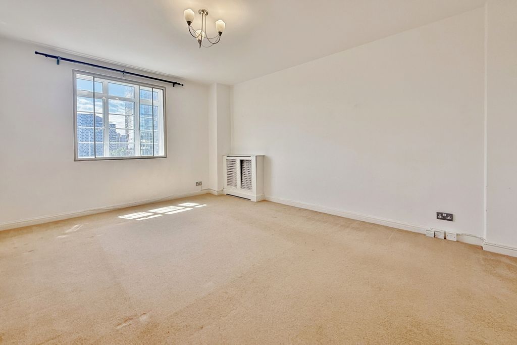 Property photo 3 of 10 Photo 12