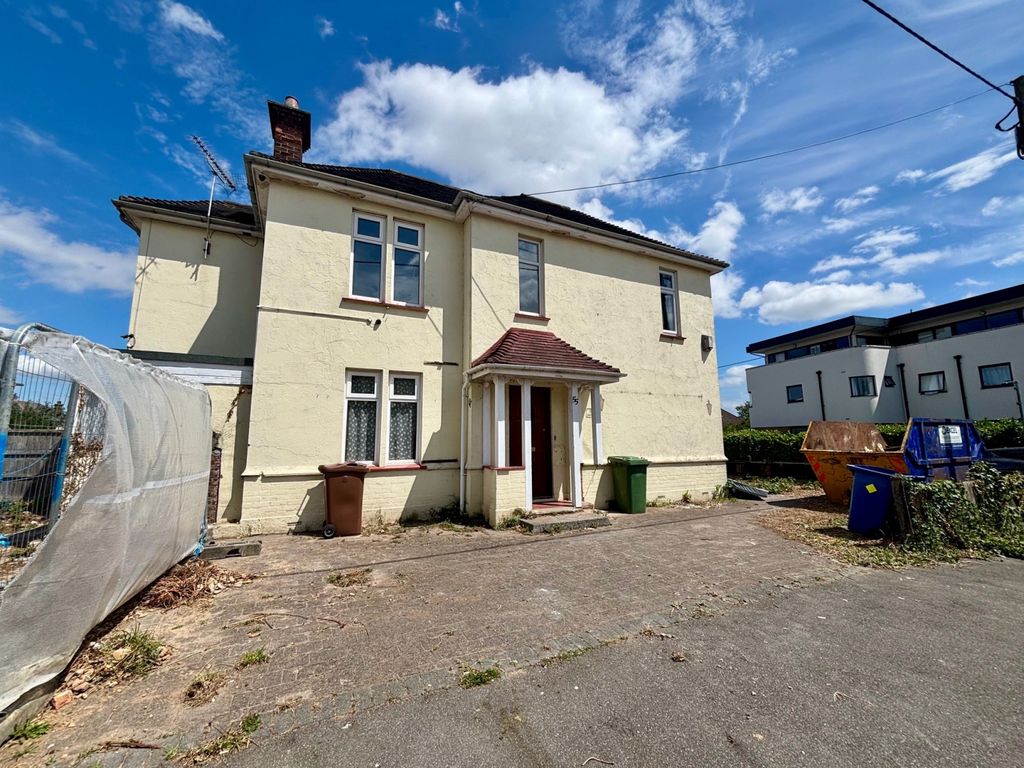 Property photo 1 of 10 Detached House For Sale