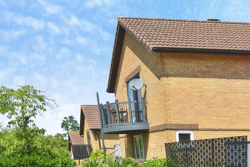 Property photo 2 of 15
