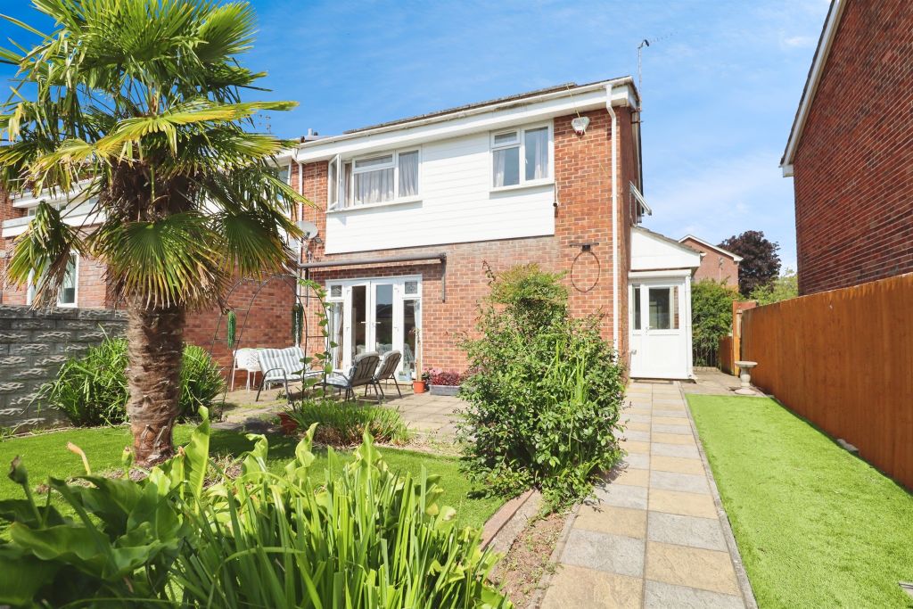 Property photo 2 of 17