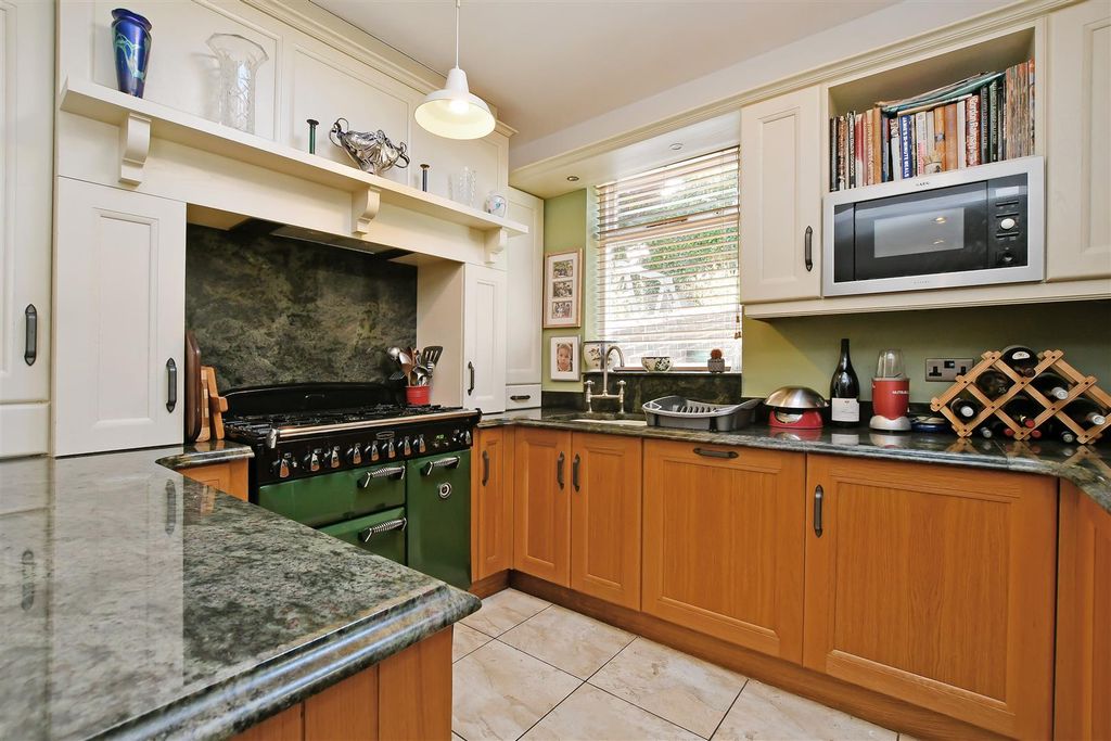 Property photo 2 of 44 D4.Jpg