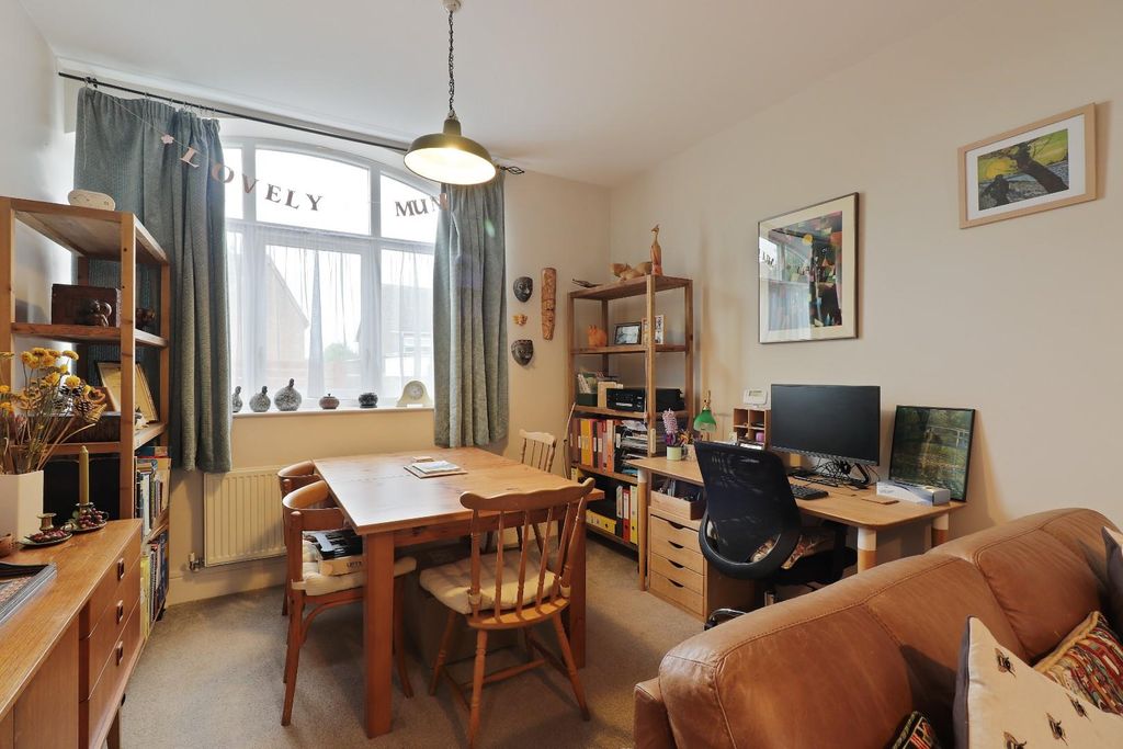 Property photo 3 of 23 Dining Area