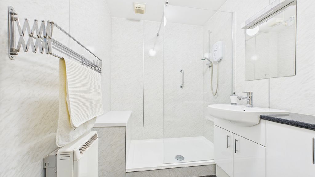 Property photo 3 of 25