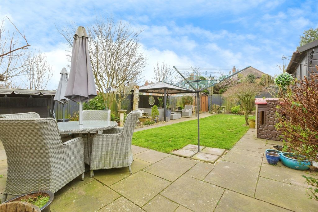 Property photo 2 of 20