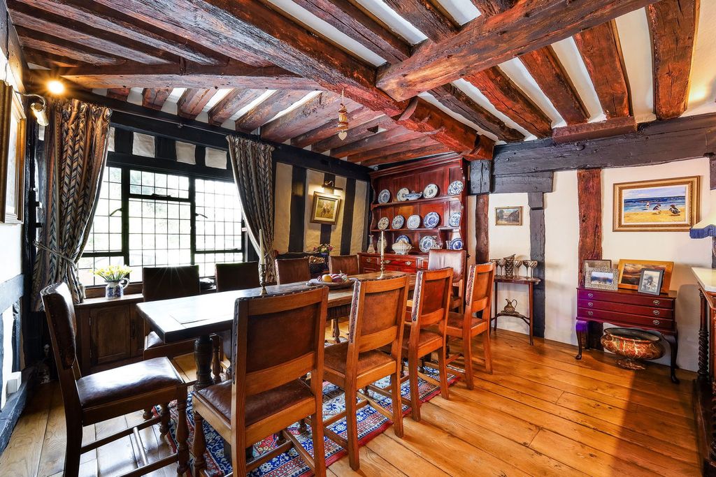 Property photo 2 of 20