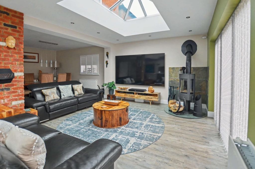 Property photo 1 of 40 Lounge