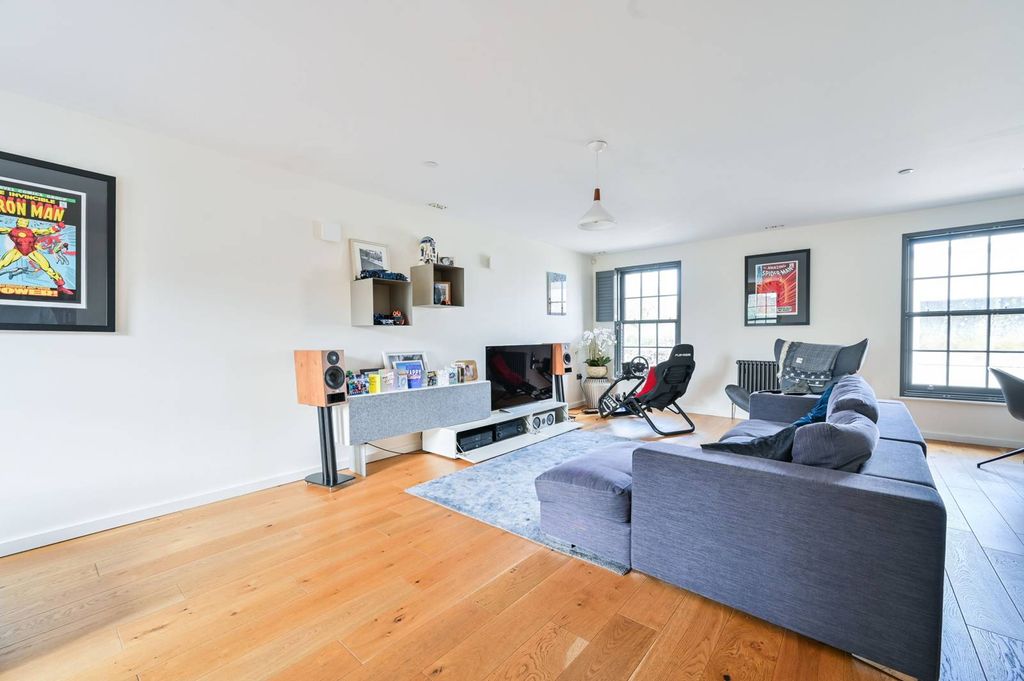 Property photo 2 of 15