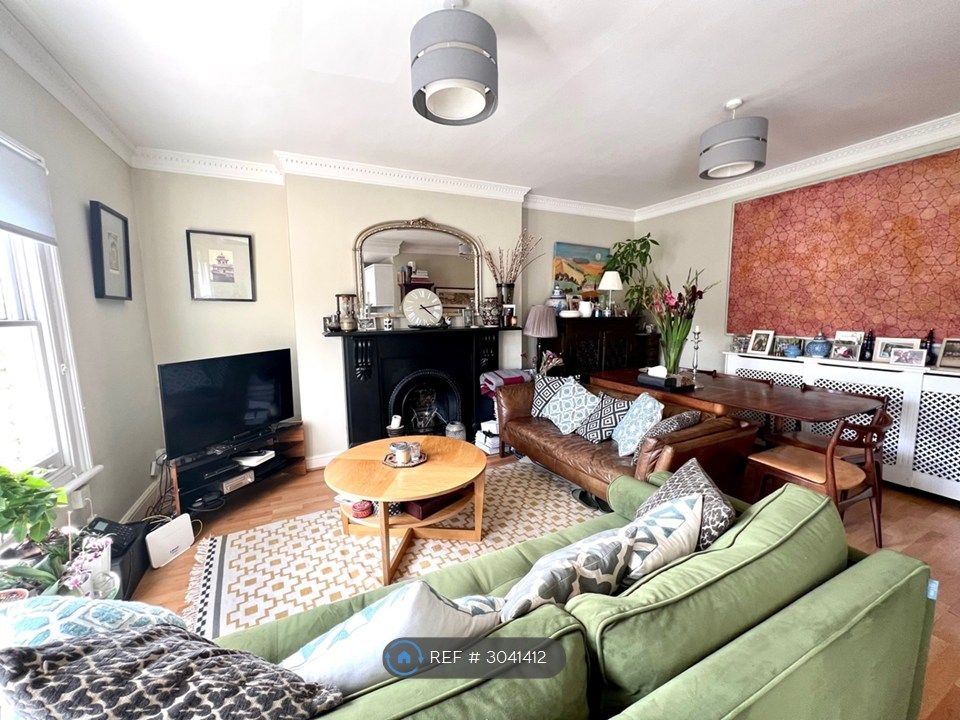 Property photo 2 of 10 Sitting-Dining Room