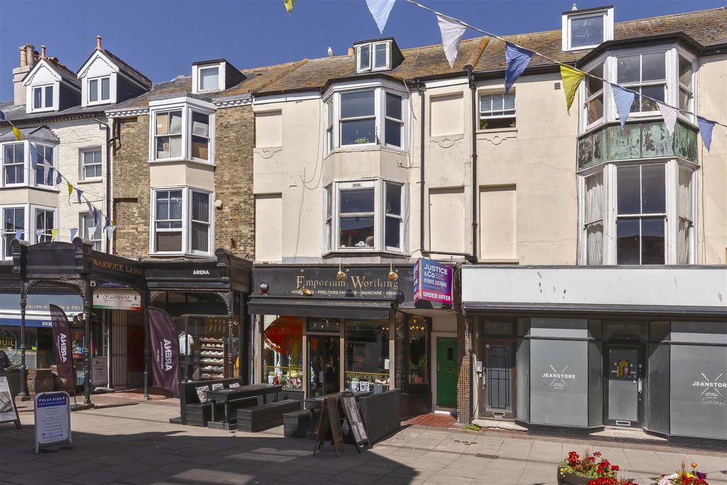 Property photo 1 of 7 Warwick St_9.Jpg