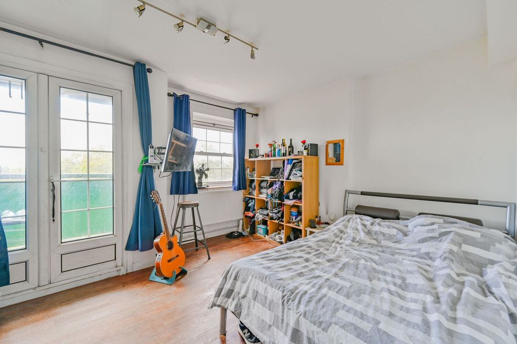 Property photo 2 of 7