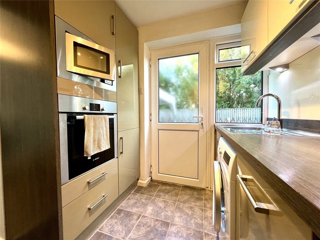 Property photo 3 of 12 Kitchen