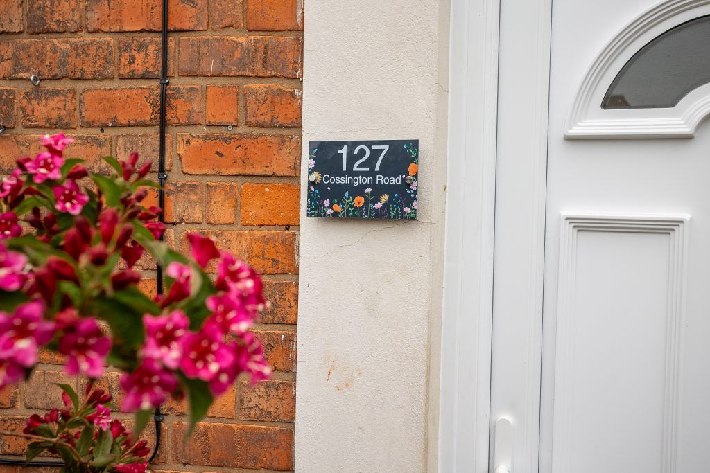 Property photo 2 of 27