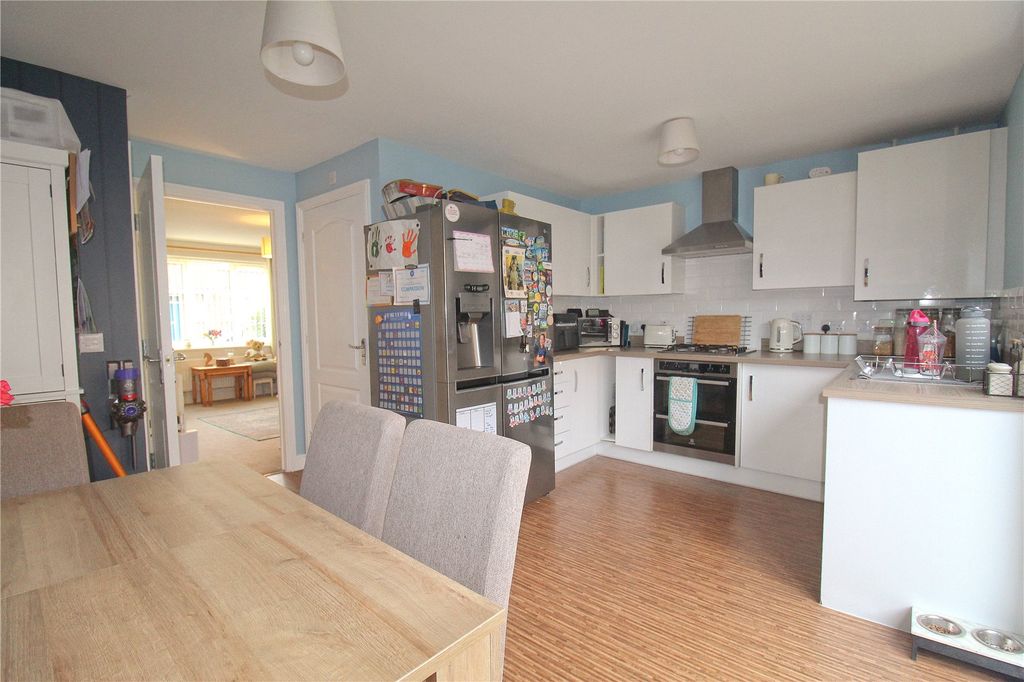 Property photo 3 of 18 Picture No. 11