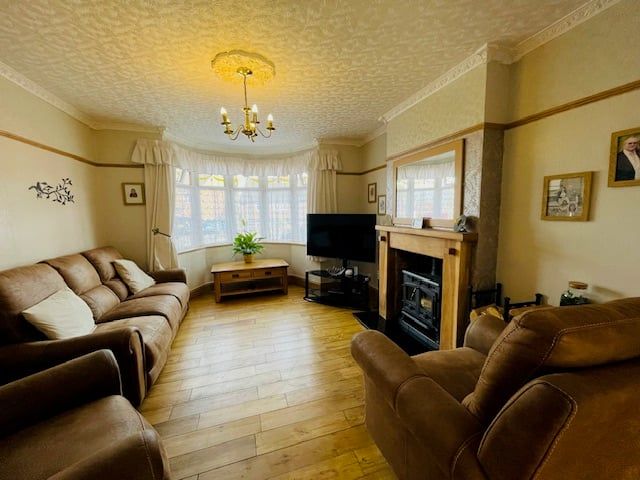 Property photo 2 of 12