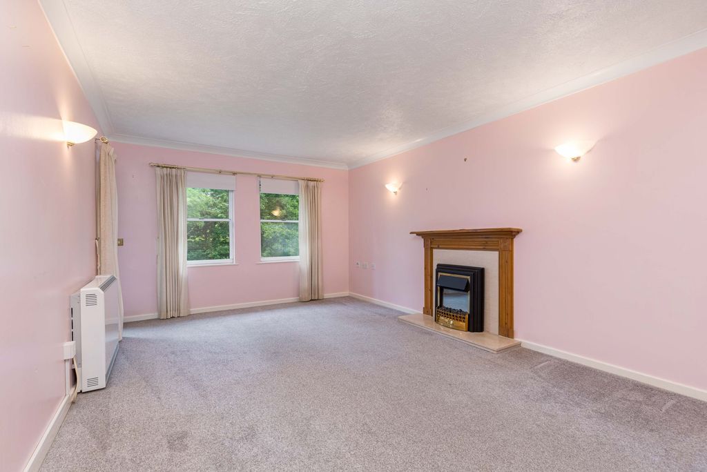 Property photo 3 of 12