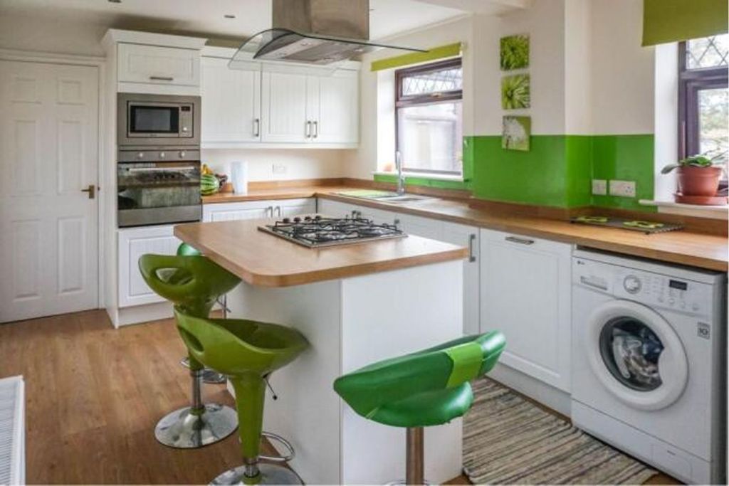 Property photo 3 of 6