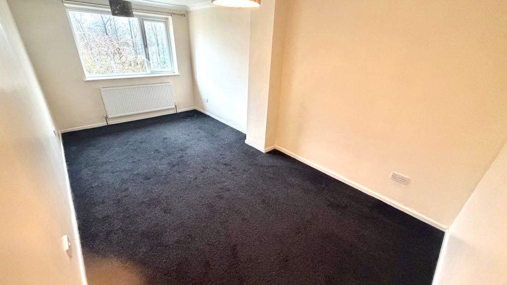 Property photo 3 of 8 Bedroom 3