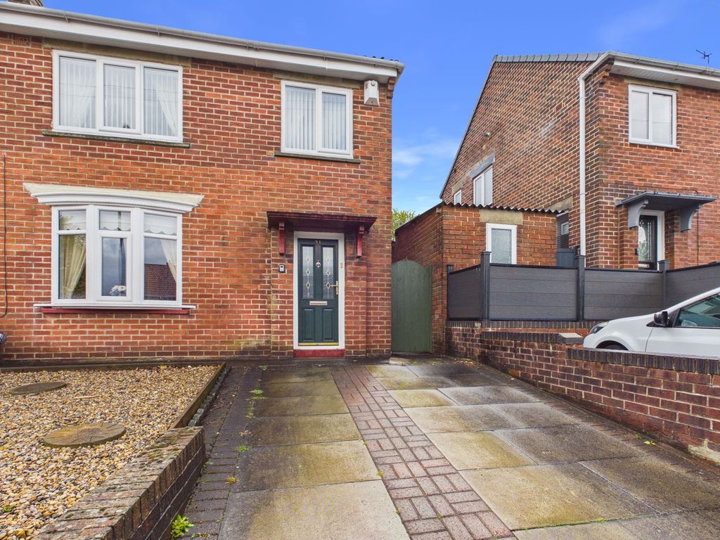 Property photo 1 of 12 External