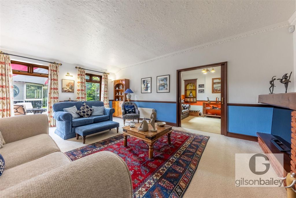 Property photo 3 of 61 Gb-19.Jpg