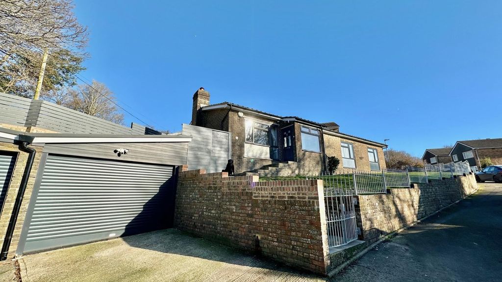 Property photo 2 of 29