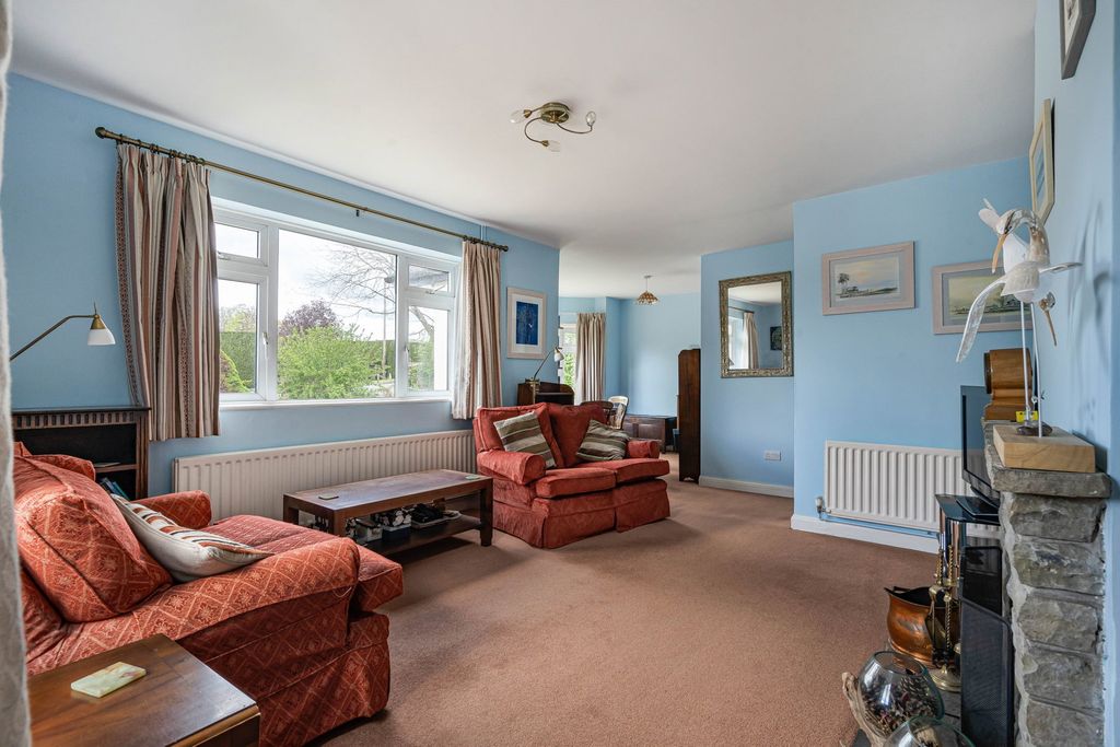Property photo 3 of 19
