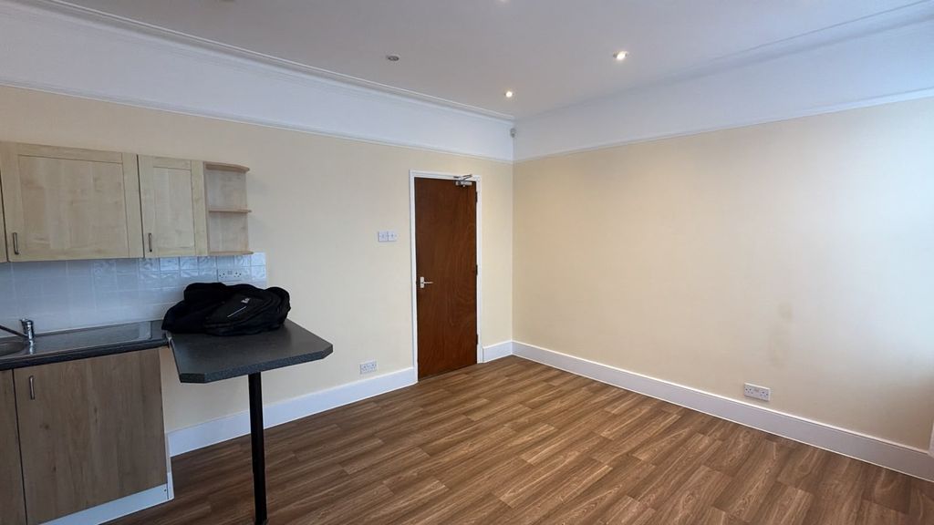 Property photo 2 of 5 Whatsapp Image 2026-10-12 At 15.10.30 (1)