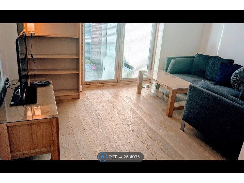 Property photo 3 of 16 Cosy Sitting Room
