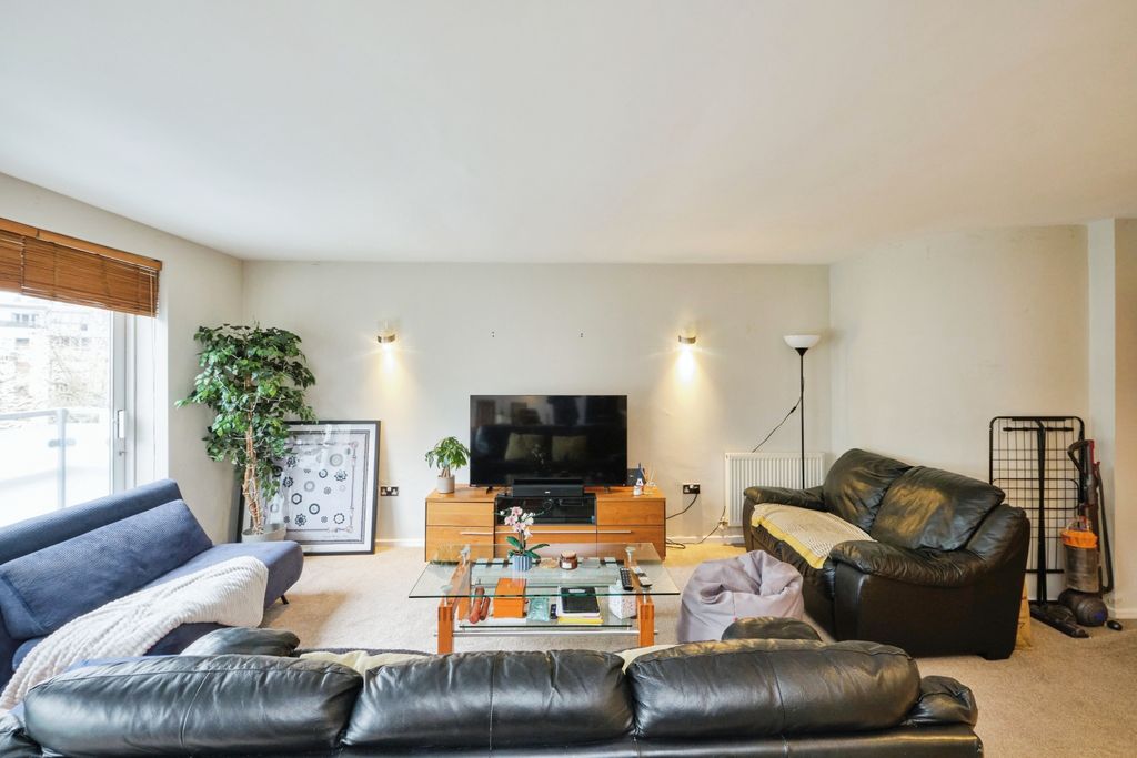 Property photo 3 of 17 Photography