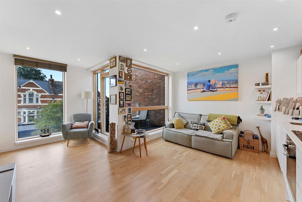 Property photo 1 of 11 1