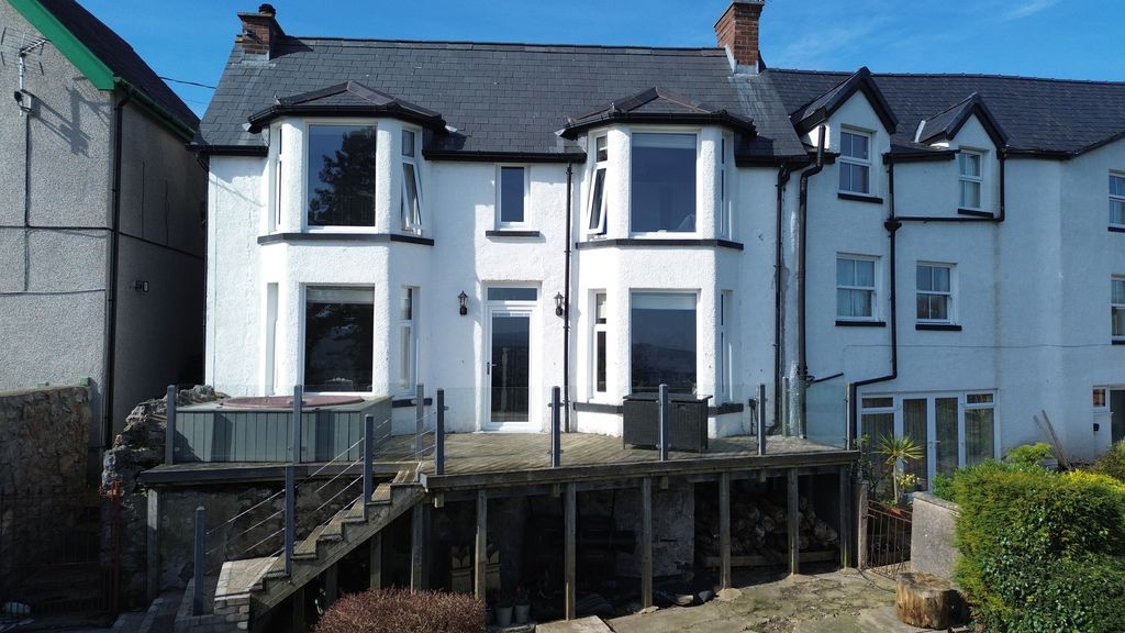 Property photo 1 of 34 Photo 40