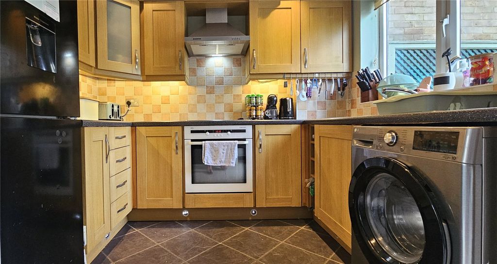 Property photo 3 of 11 Picture No. 29