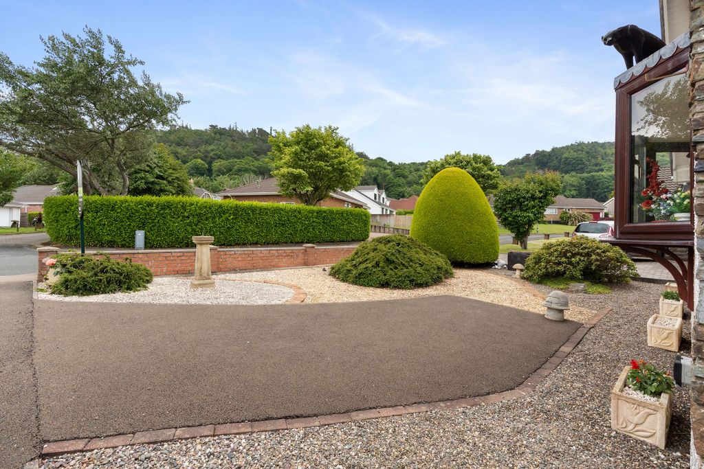 Property photo 3 of 23