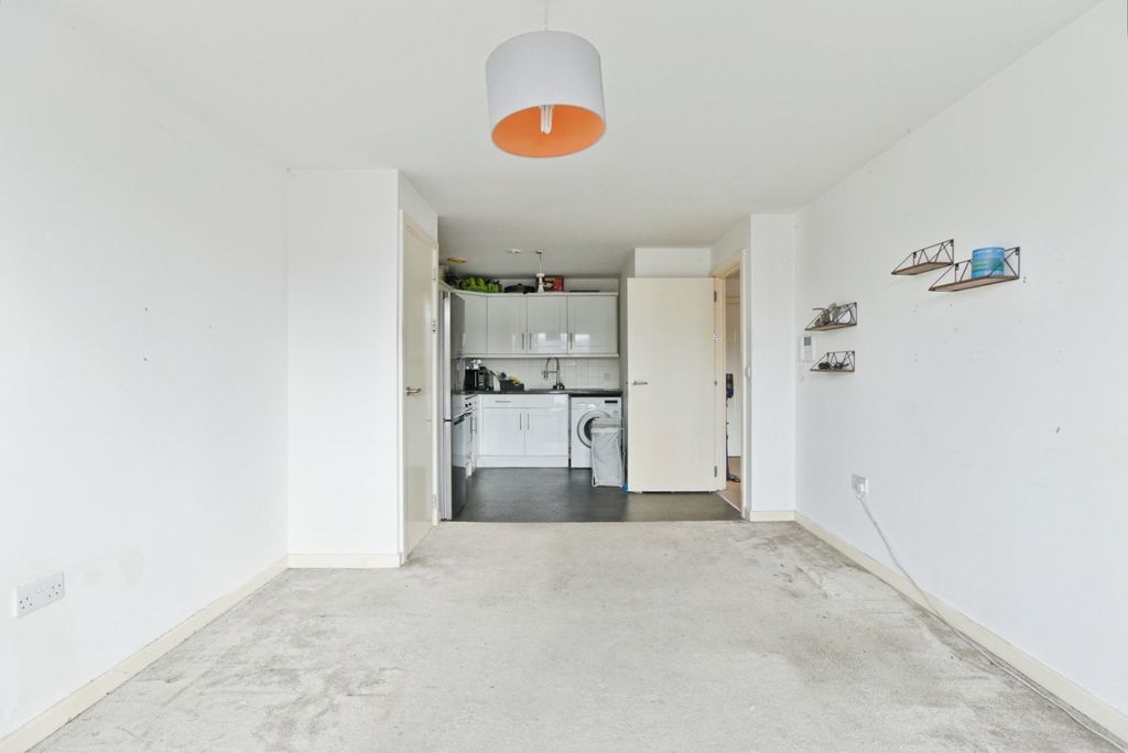 Property photo 2 of 20 Pbox-Img.Jpg