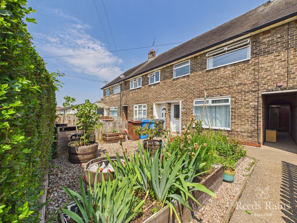 Property photo 1 of 15 Front Garden