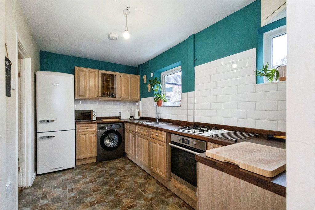 Property photo 2 of 19 Picture No. 16