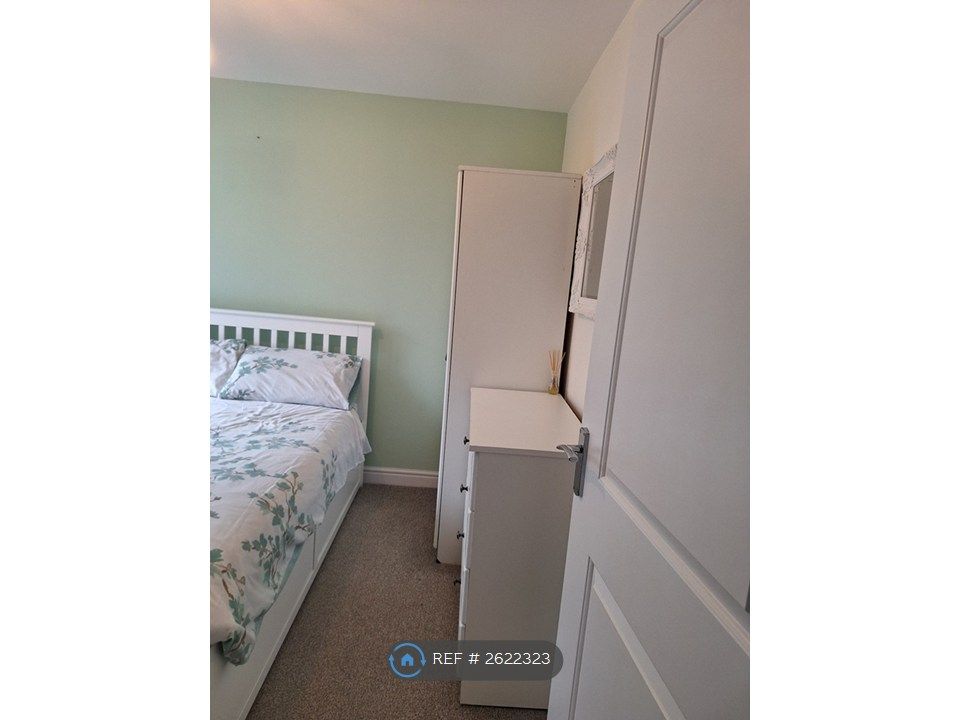 Property photo 3 of 12 Wardrobe & Drawer Cabinet