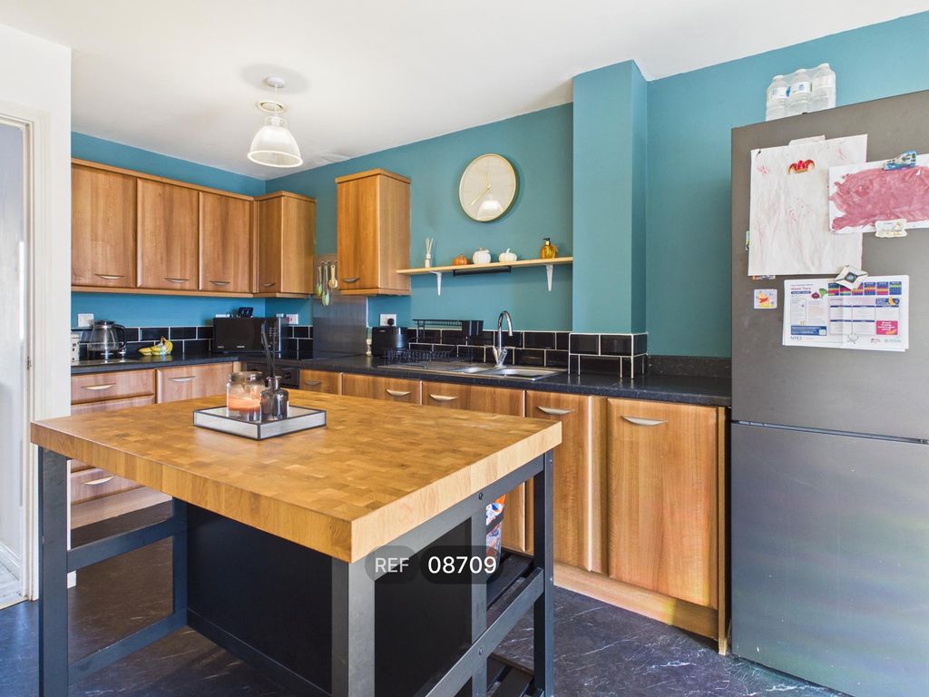 Property photo 2 of 37 Kitchen/Living Area