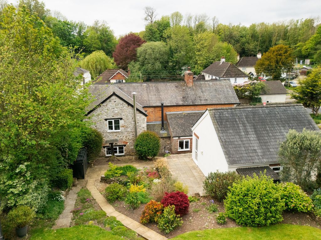 Property photo 2 of 21