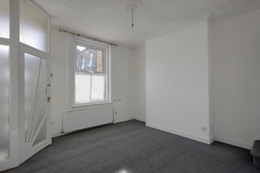 Property photo 3 of 9 5052945