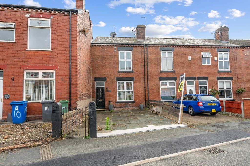 Property photo 1 of 17