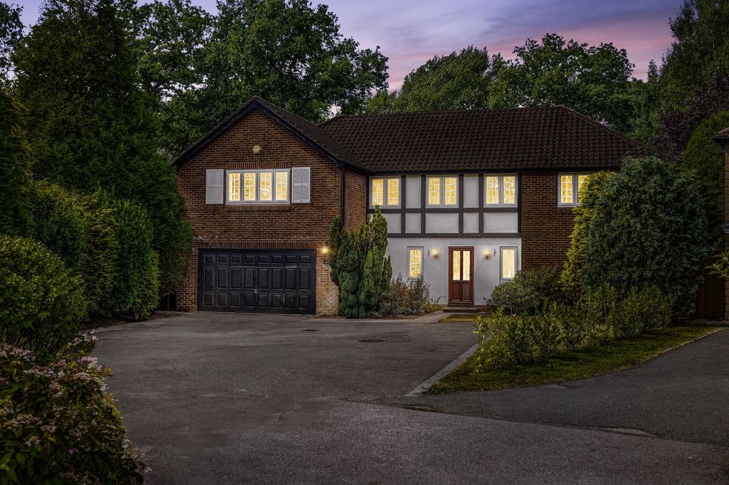 Property photo 1 of 32