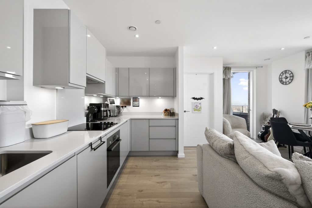 Property photo 2 of 26