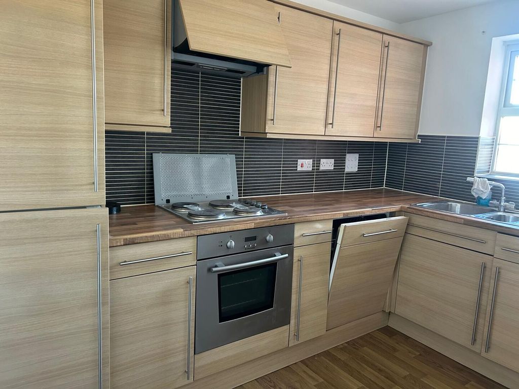 Property photo 3 of 5 Kitchen