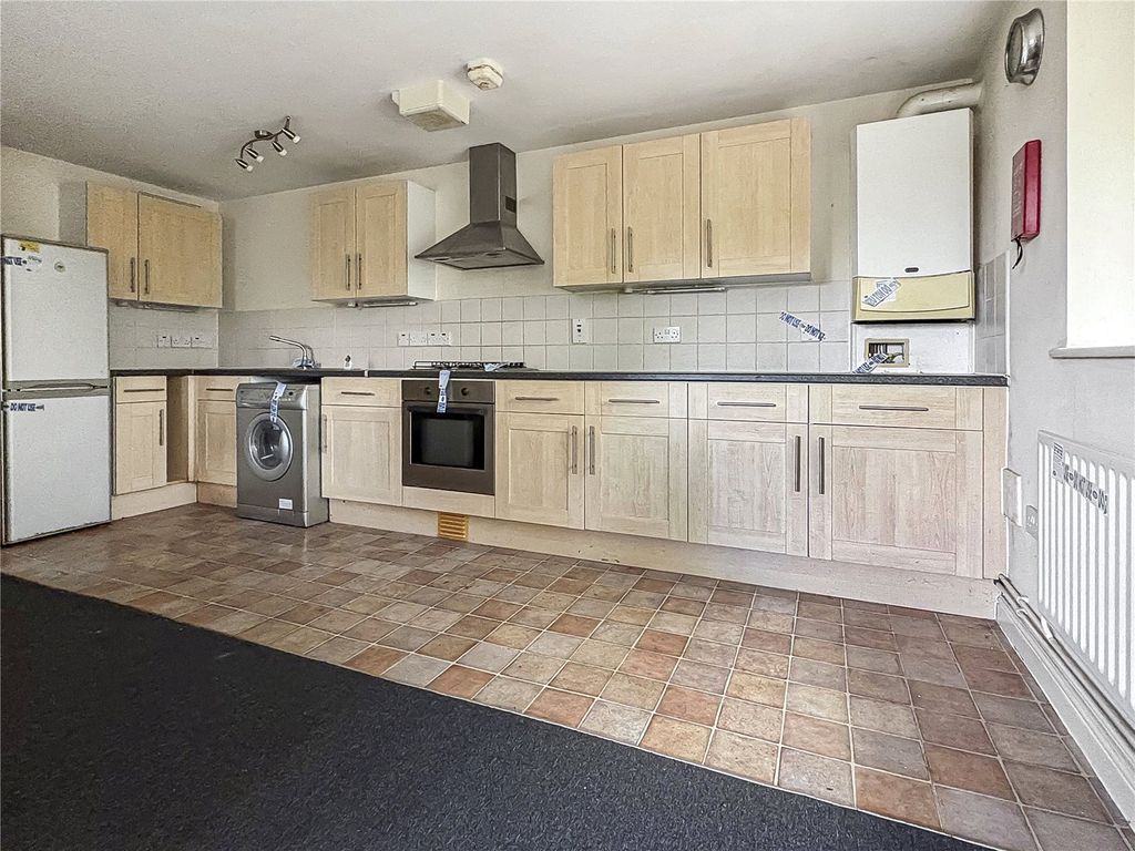 Property photo 2 of 8 Kitchen