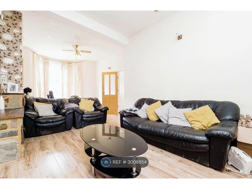 Property photo 2 of 35