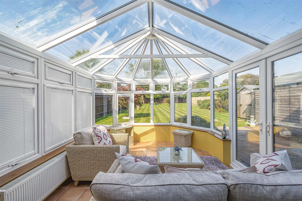 Property photo 3 of 19 Conservatory