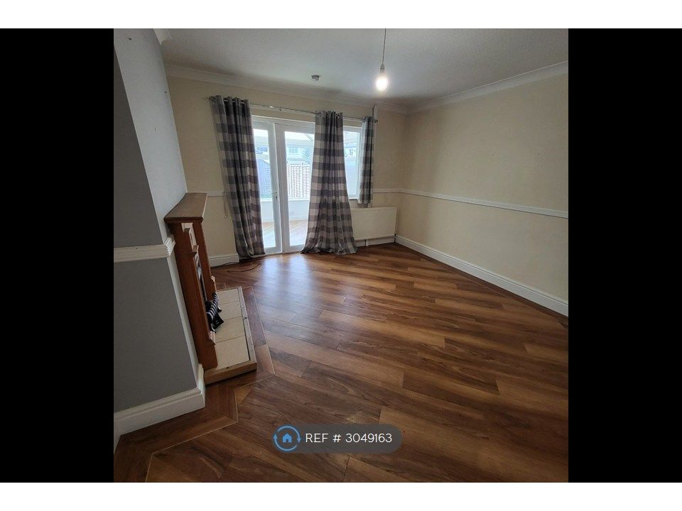 Property photo 2 of 11 Lounge