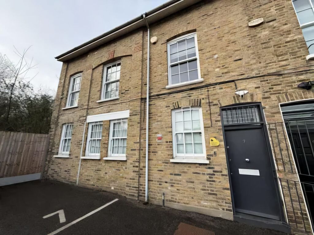 Property photo 1 of 6