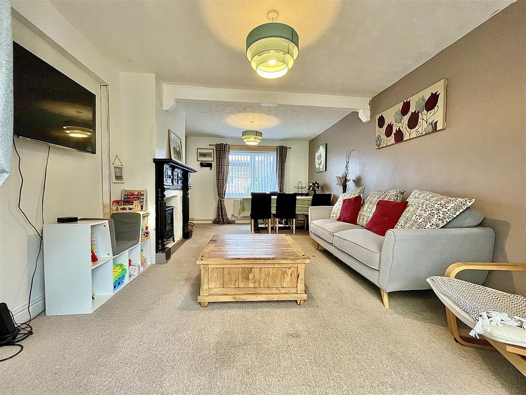 Property photo 2 of 21